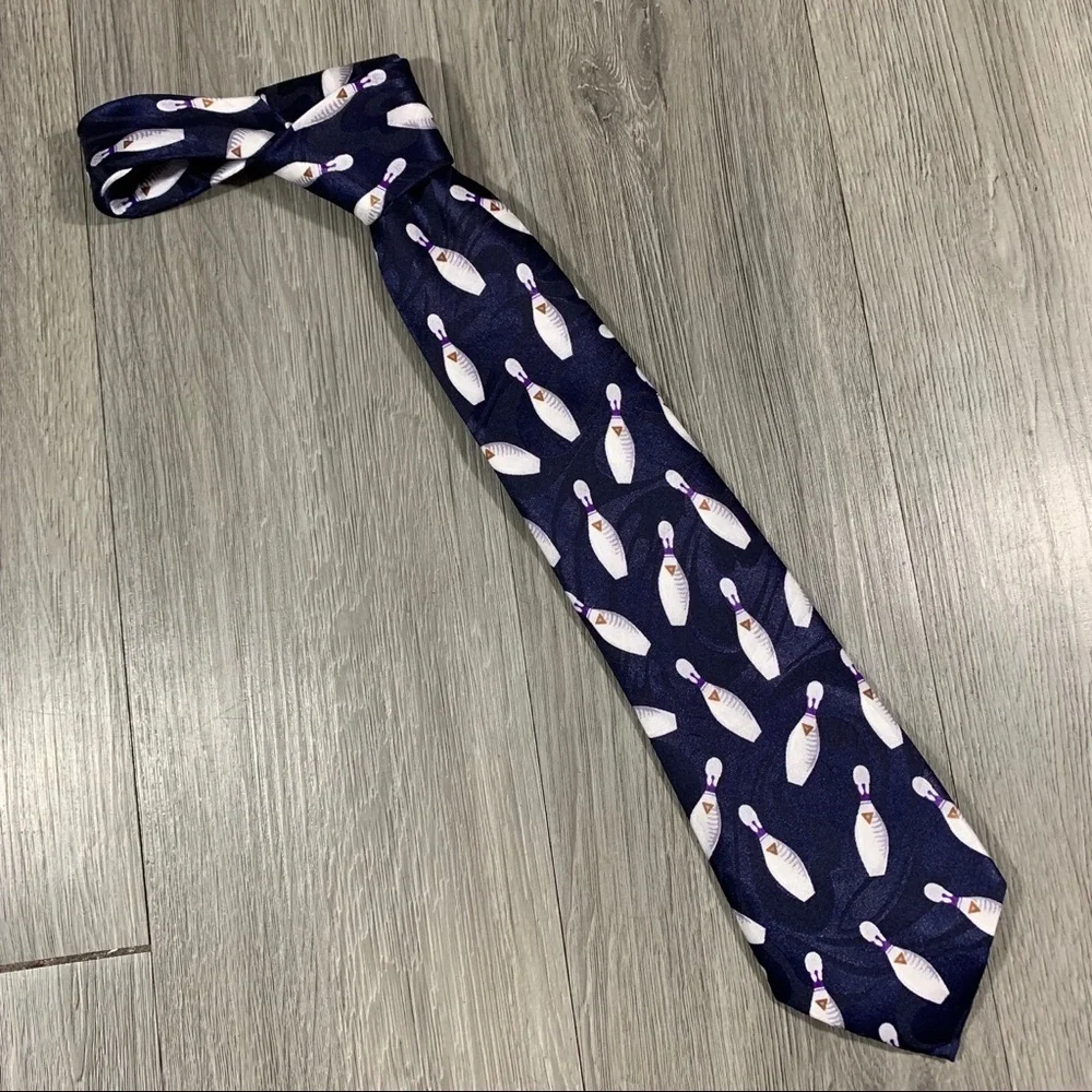 Steven Harris Bowling Pin‎ Tie